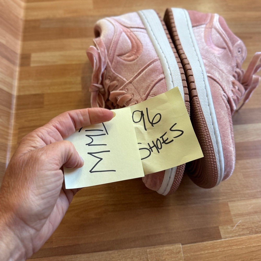 Women's Nike air Jordan 1 se pink velvet women's low sneakers size 9.5 - Picture 9 of 14